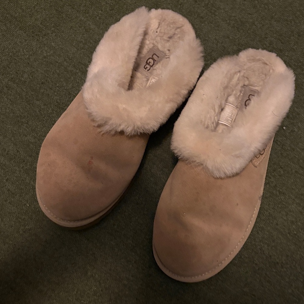 UGG Beige Slippers with Plush Lining - Picture 5 of 13